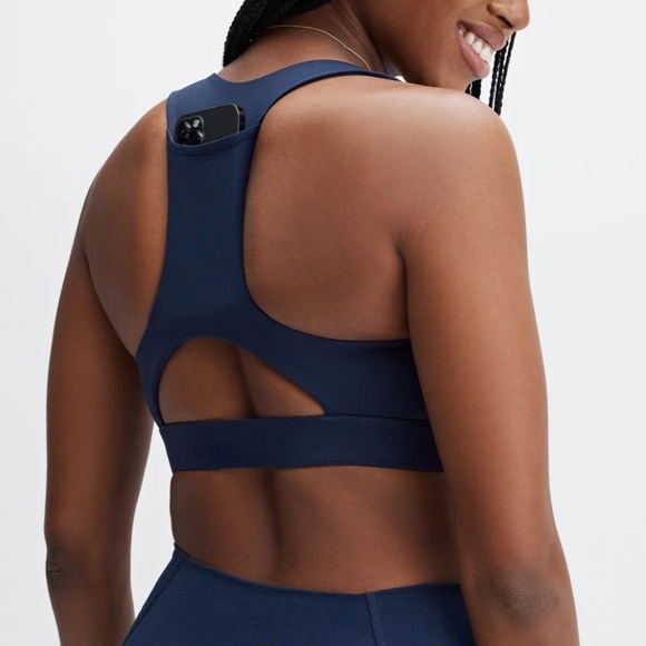 Fabletics On-The-Go Midi Medium Impact Sports Bra - Picture 5 of 5